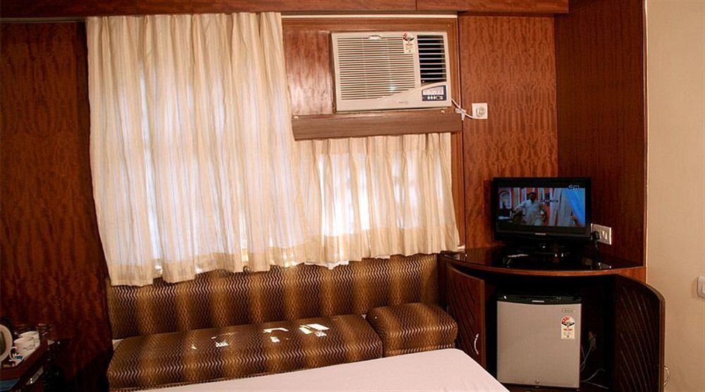 Fabhotel Panasia International Kolkata Exterior photo